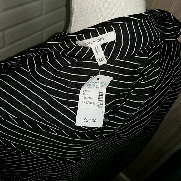 Maurice's, stripped top. XXL- NWT! - Picture 4 of 4